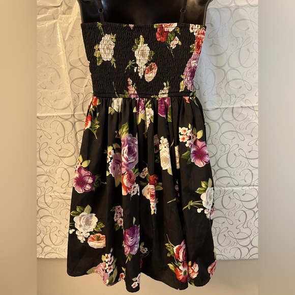 ✨Flirty Mini Dress ✨ - Picture 6 of 6